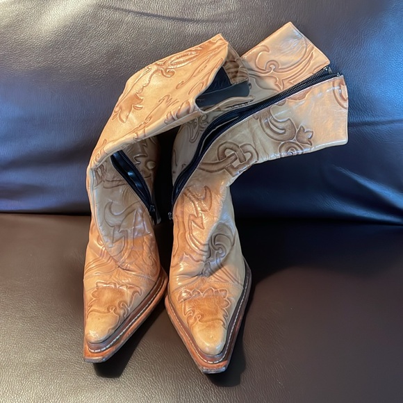 Browns Genuine Leather Vintage Boots - Picture 6 of 7